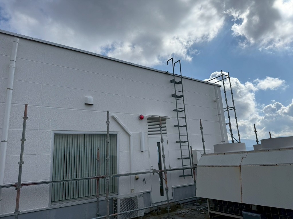 静岡市の屋上外壁塗装|屋上まわりの壁面を塗り直した施工(静岡市)の施工写真